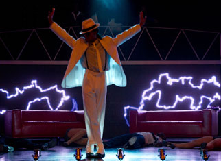 http://www.entertainment-focus.com/wp-content/uploads/2013/01/thrillerlive.jpg